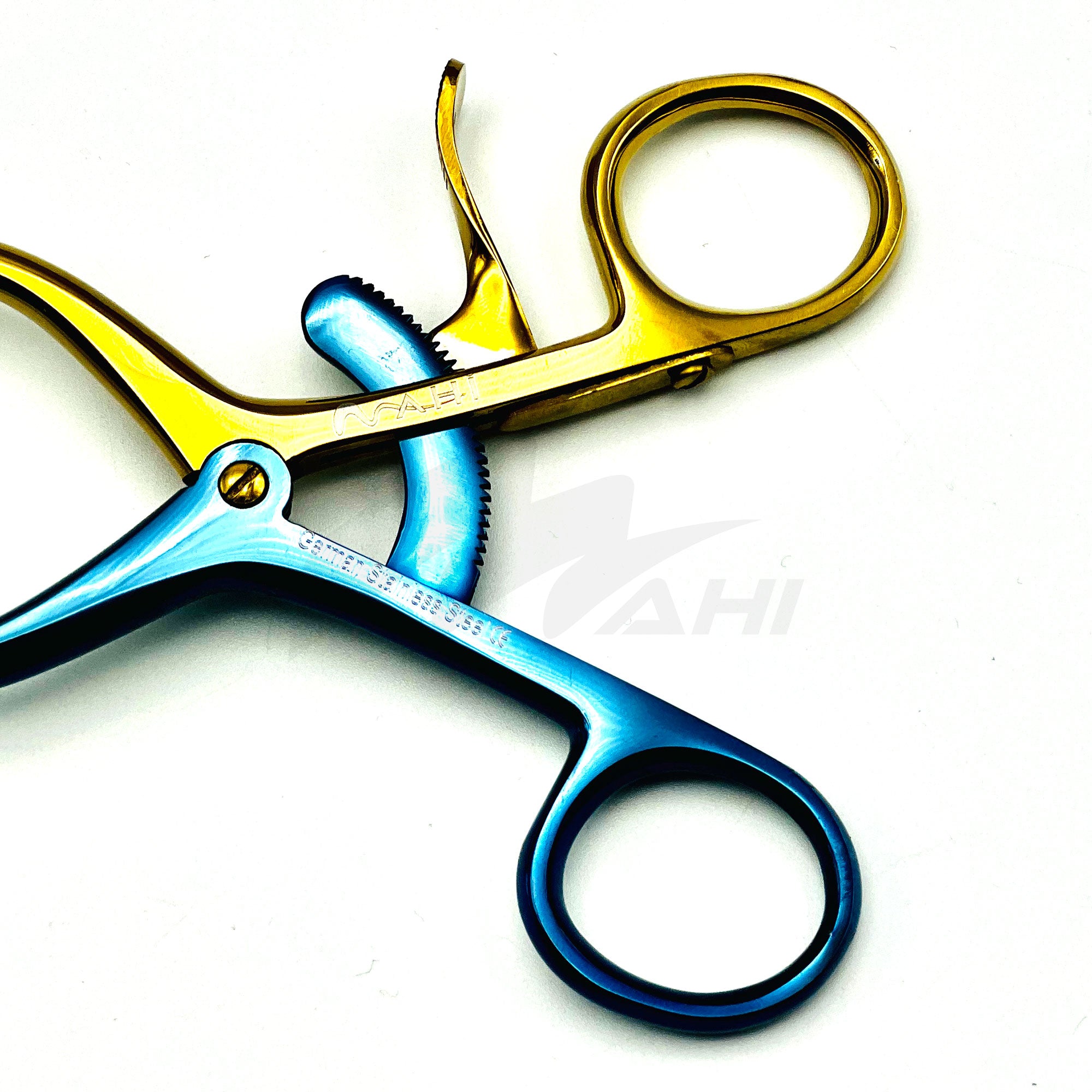 <b>MGS 206</b><br> Self-Retaining Retractor Titanium Coted 16cm German Stainless Steel