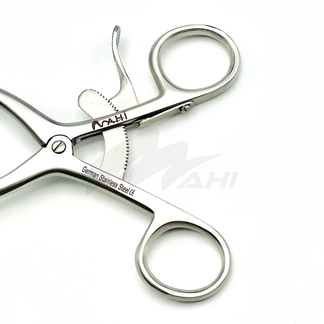 <b>MGS 205</b><br> Self-Retaining Retractor 16cm German Stainless Steel